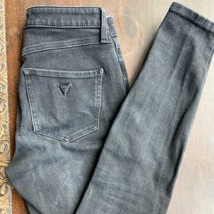 GUESS Black skinny jeans